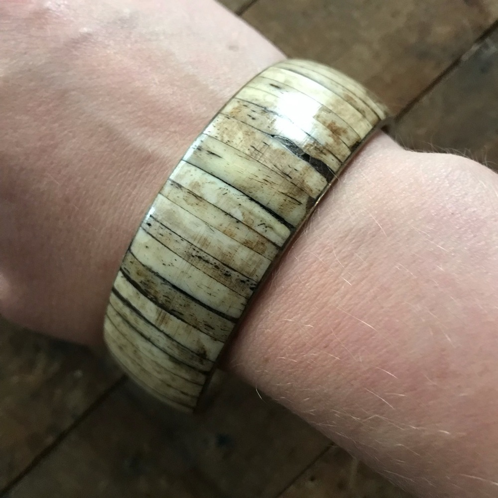 Vintage shell bracelet striped lacquered bangle